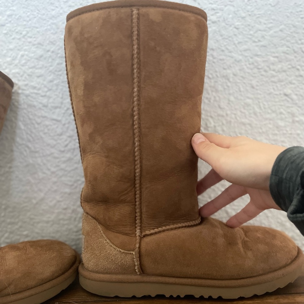 UGG Classic Tall Boot - Size 4